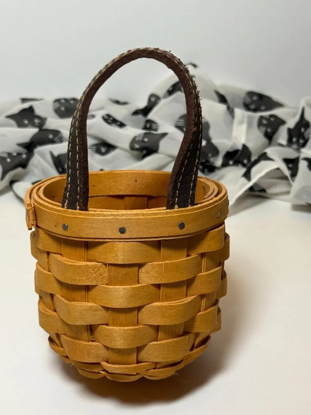 2001 Unused Classic Extra-Small Gatehouse Longaberger Basket Handwoven Leather